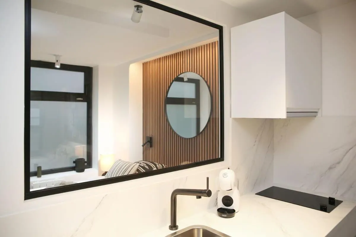 Espace Et Confort En Famille - Marais A Cote - 6P Paris France