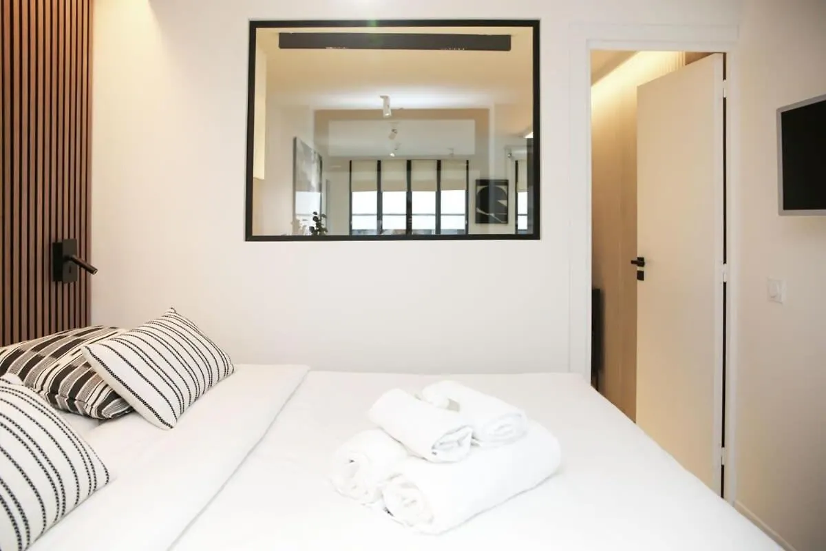 Espace Et Confort En Famille - Marais A Cote - 6P Paris 0*,  France