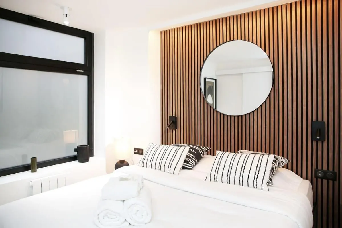 Espace Et Confort En Famille - Marais A Cote - 6P Paris 0*,  France